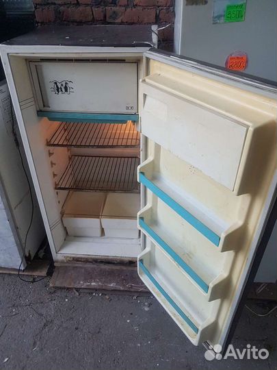 Холодильник рабочий