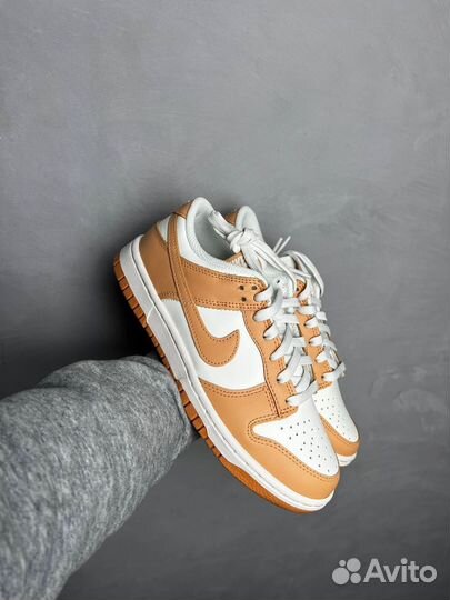 Nike SB Dunk Low Harvest Moon