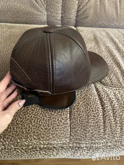 Кепки мужские кожаные
