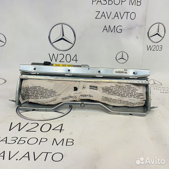 Коленная подушка безопасности Mercedes W204