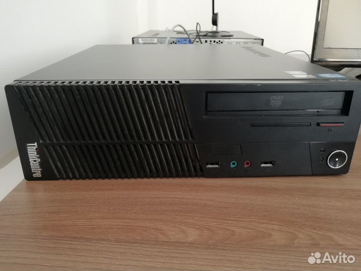 Системные блоки. Lenovo Thinkcentre M72e i5