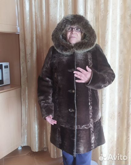 Шуба мутоновая с капюшоном 48 50
