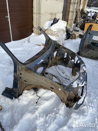 Передняя часть кузова Рено Логан