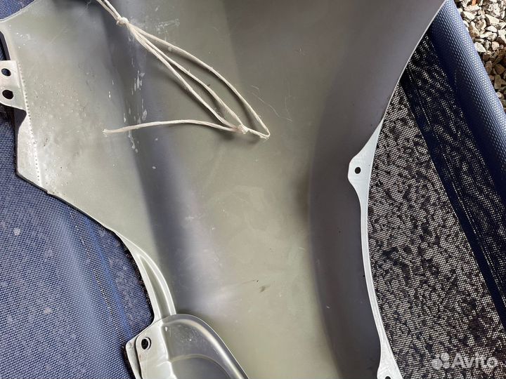 Продам крыло тойота корола