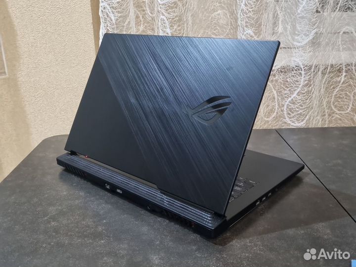 Игровой ноутбук asus rog strix