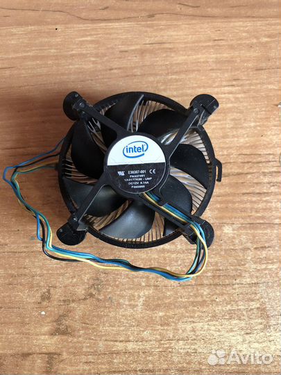 Боксовый кулер Intel