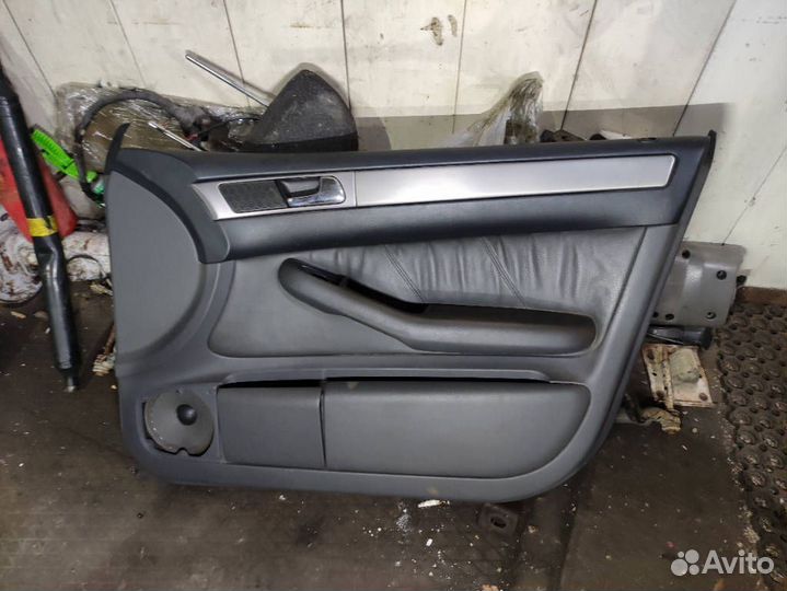 Передняя правая Обшивка двери Audi A6 С5
