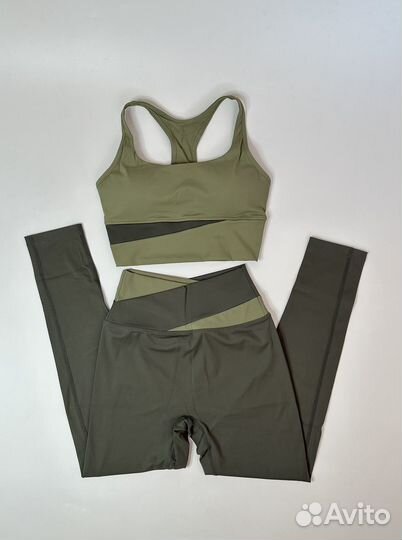 Спортивный костюм женский