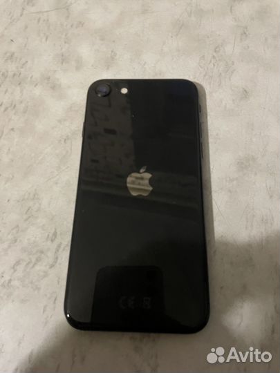 iPhone SE, 64 ГБ