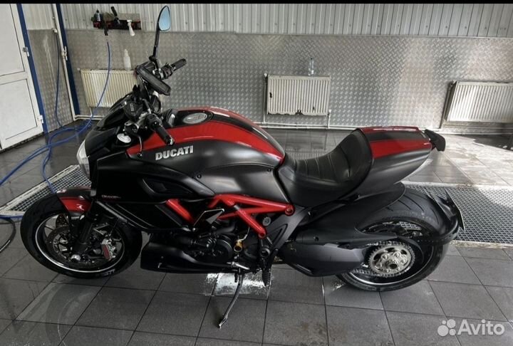 Ducati diavel carbon
