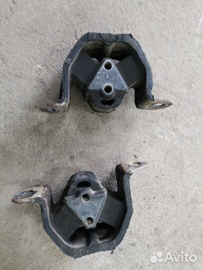 Подушка двигателя левая Daewoo Nexia седан N150