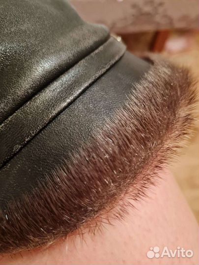 Кепка кожаная женская