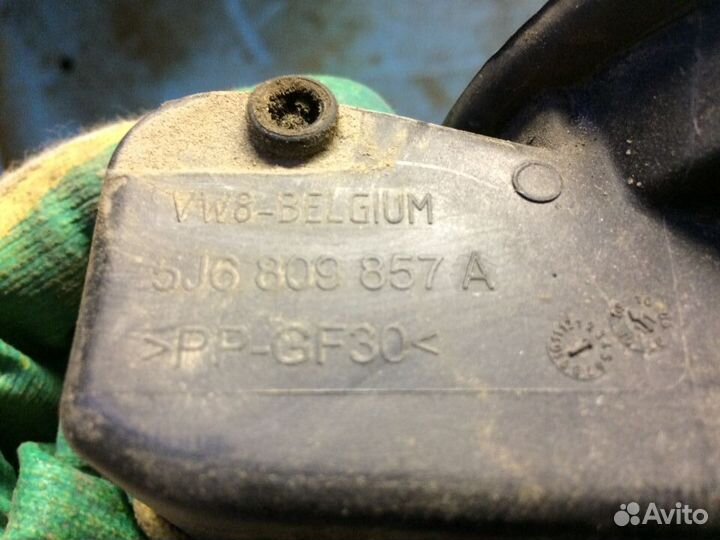 Лючок бензобака Skoda Fabia 2