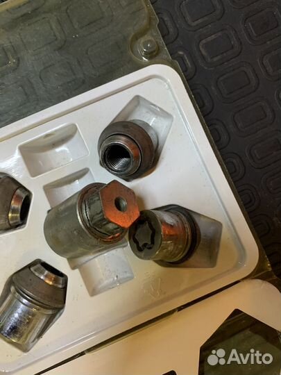 Секретки на колеса 12#1.5