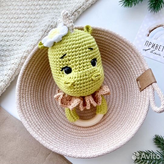 Вязанная игрушка Дракоша и погремушка