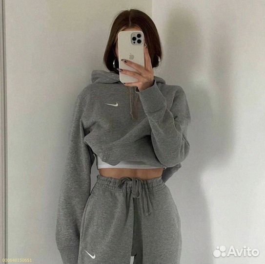 Беги к успеху: женские спортивные костюмы