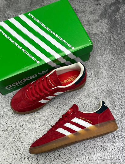 Adidas sporty & rich