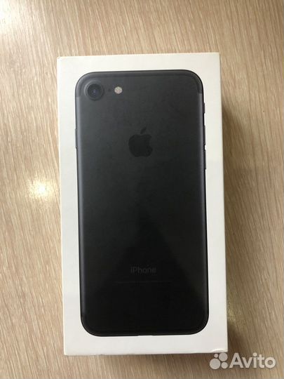Телефон iPhone 7
