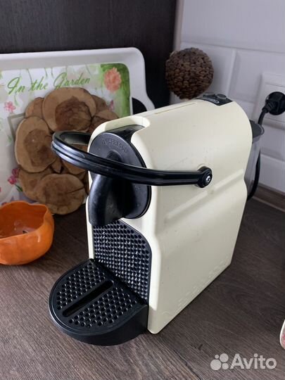 Кофемашина Nespresso Delonghi Inissia EN80. CW