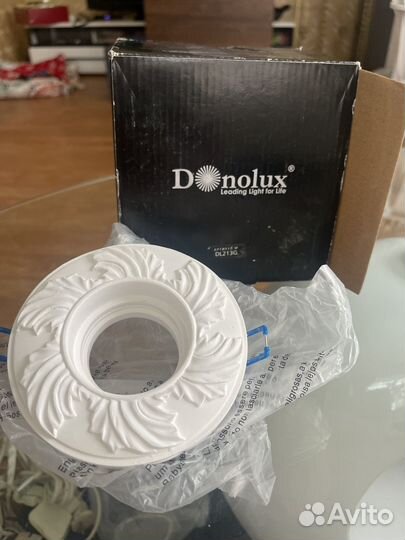 Светильник потолочный с лепниной donolux