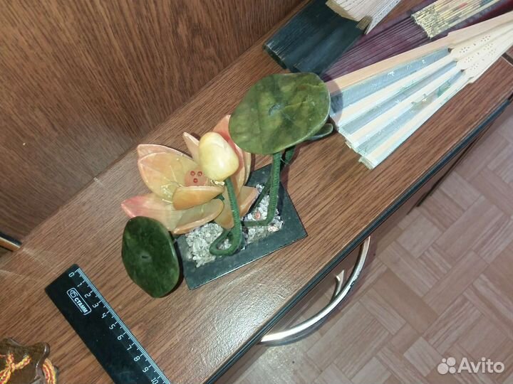 Лотос из природного камня