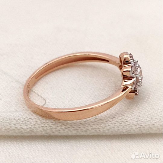 Золотое кольцо 585 пробы Цветок 17,5 р