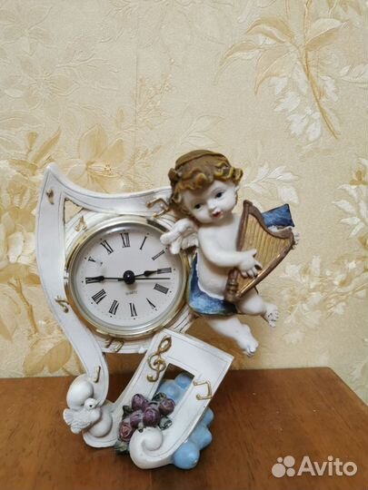 Часы настольные quartz