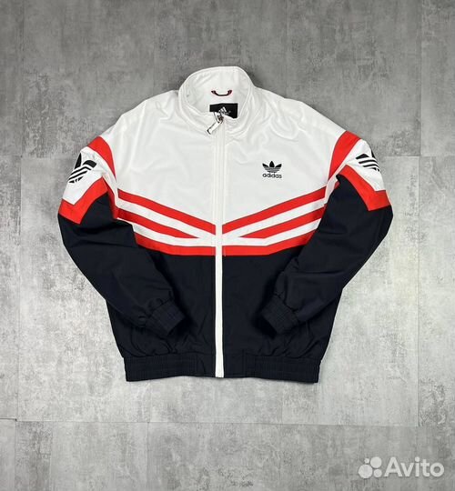 Куртка adidas весна/осень