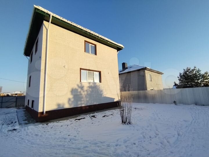 Дом 186 м² на участке 7,5 сот.