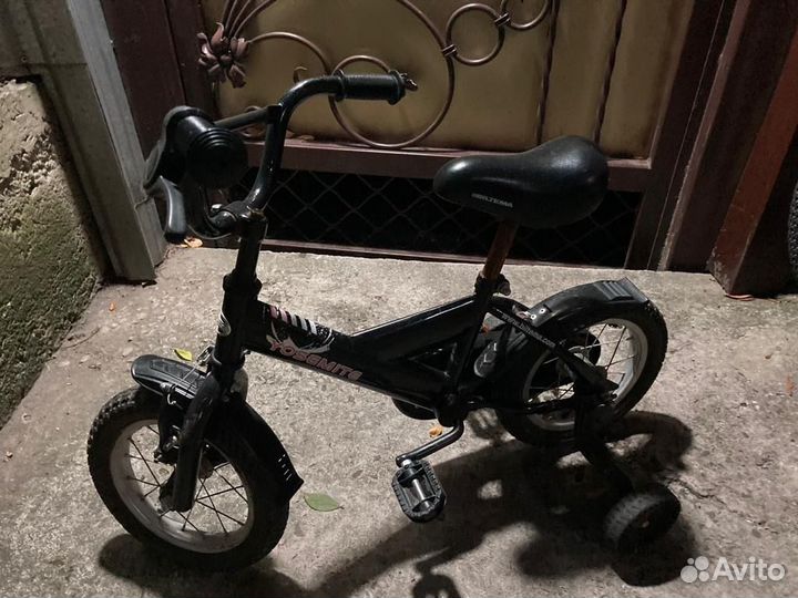 Детский велосипед четырехколесный