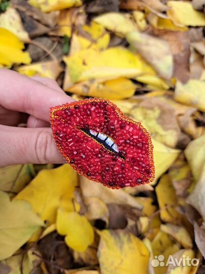 Брошь ручной работы