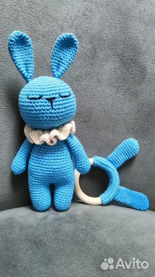 Вязаная игрушка ручной работы