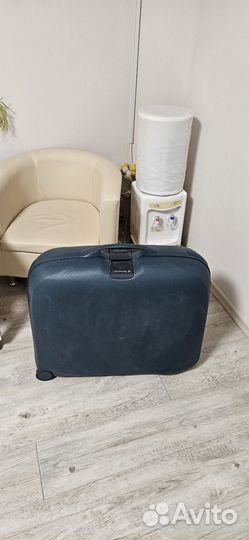 Чемодан на колесах большой samsonite