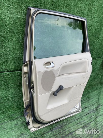 Дверь задняя правая Ford Fiesta CBK в сборе