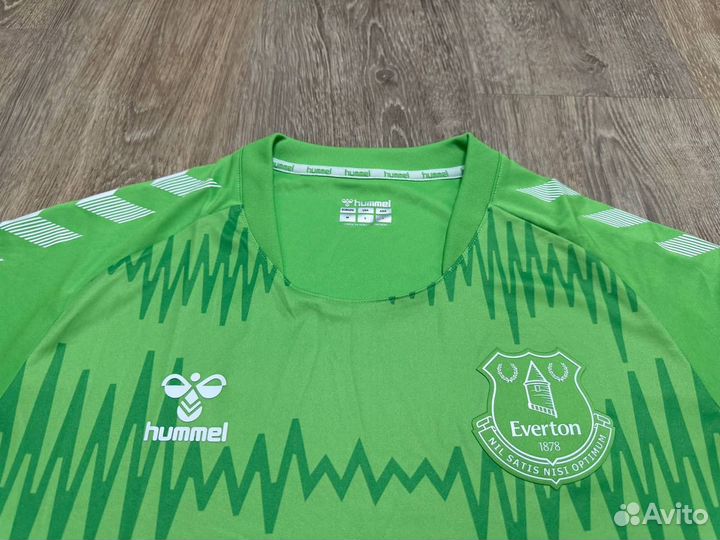 Футбольная футболка Hummel Everton M