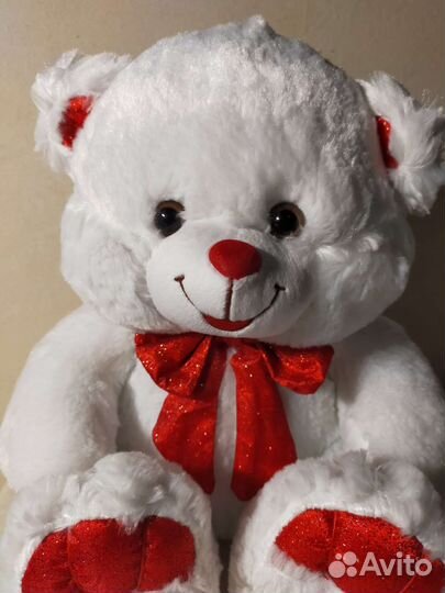 Медведь плюшевый