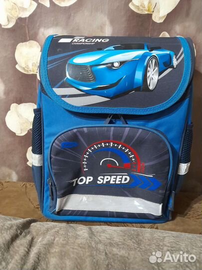 Школьный рюкзак в отличном состоянии