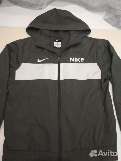 Ветровка Nike