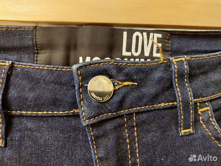 Джинсы женские Love Moschino