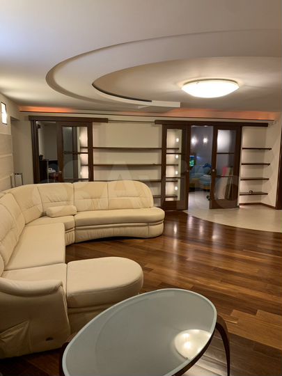 4-к. квартира, 140 м², 10/10 эт.