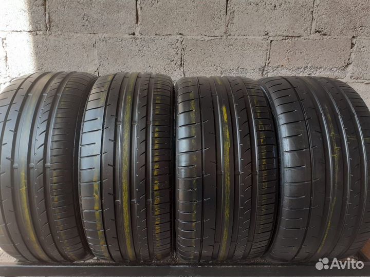 Dunlop SP Sport Maxx 050+ 245/40 R18 и 265/35 R18