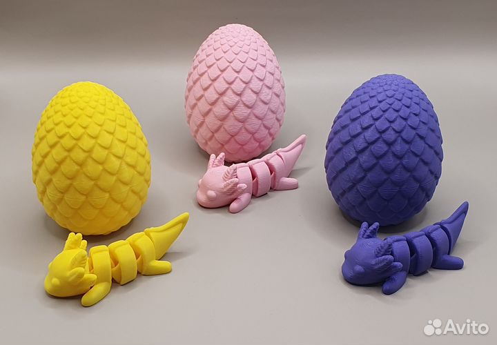 Яйцо-шкатулка с малышом аксолотля