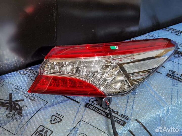 Фонарь правый Toyota Camry 70