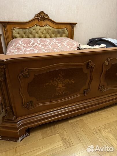 Кровать двухспальная дубовая