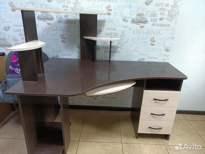 Стол офисный