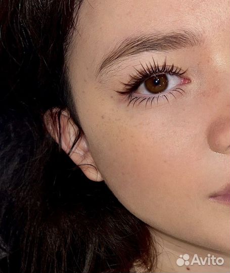Модель на наращивание ресниц