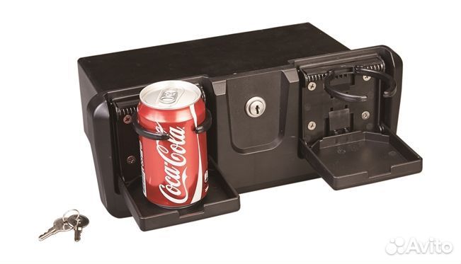 Ящик перчаточный с держателями стаканов катер