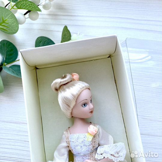 Новая кукла фарфоровая
