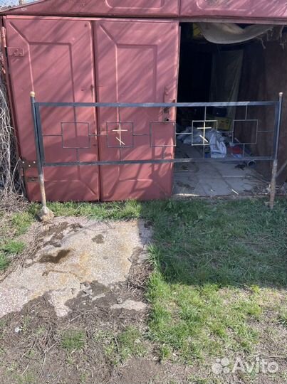 Оградка на кладбище