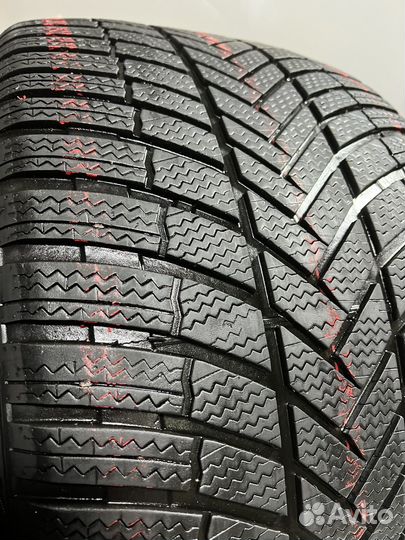 Bridgestone Blizzak LM-005 315/35 R21